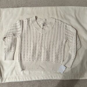 Universal Thread Women's V-Neck Sweater - Cream